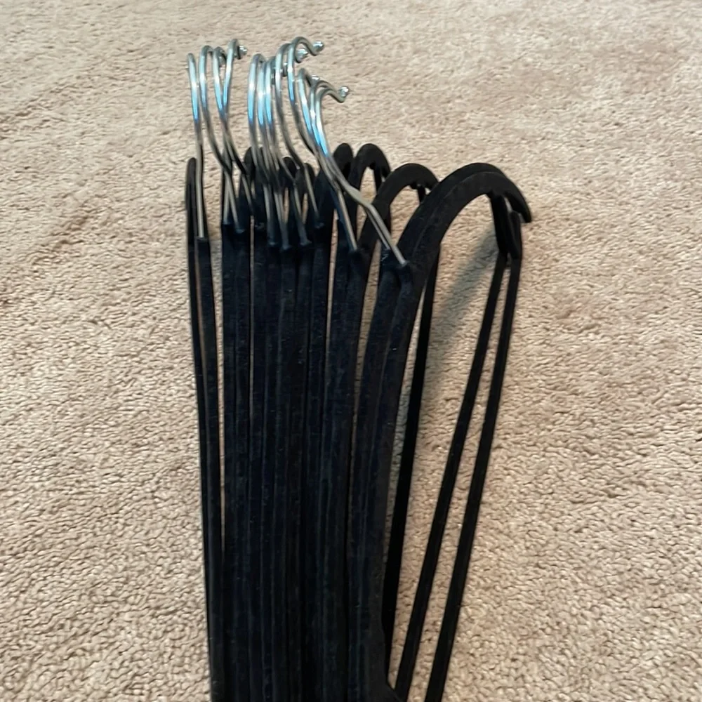 Velvet no slip hangers